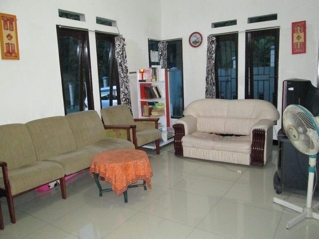 Sentosa76 Guest House Balikpapan  Exterior photo